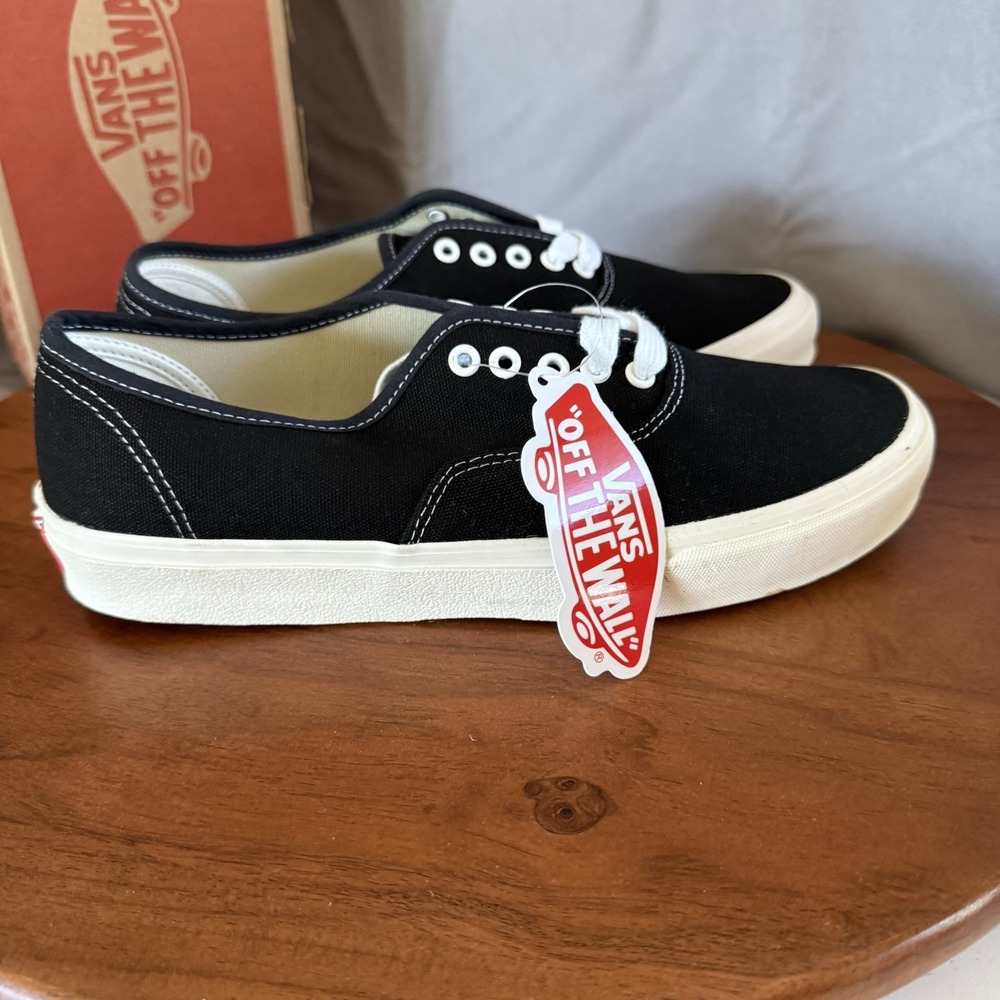 Vans Era Classic Skate Shoes M8.5/W10 Black White Canvas Performance‎ Lace Up
